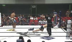 現役王者をタオル投入の衝撃KO 石井館長「パンチ硬い」と称賛 一時は“引退を考えた”男が劇的復活