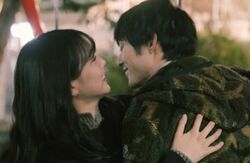 芸能人夫婦が夜の公園で熱烈ハグ！“好き”の気持ちが溢れ…「こういうのあかんわ…」『私たち結婚しました 5』第4話