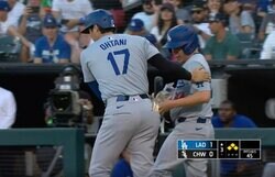 大谷翔平の命をファインプレーで救った！ “バットボーイ”がヒーローすぎると話題に　ファン注目「これはポルシェ贈呈w」「ゴールデングラブ賞レベルだな 」