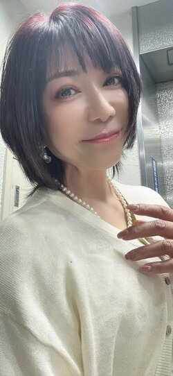 堀ちえみ、「ピンク」の最新ヘアスタイルを披露「このカラー好き」