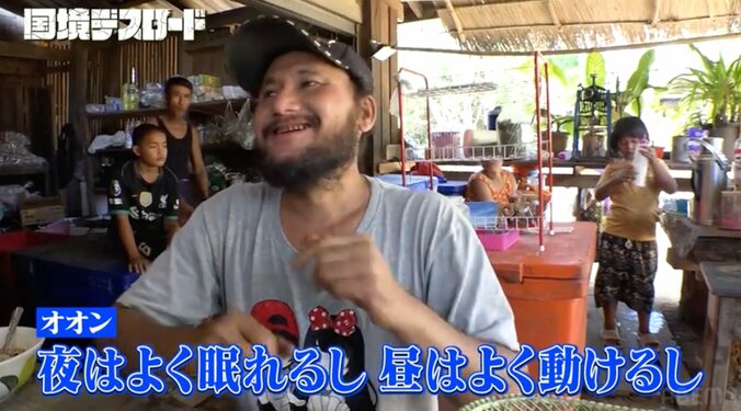 【写真・画像】発がん性物質と警告も…強烈な噛みタバコ中毒の男性の重すぎる背景　1枚目