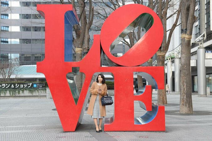 黒川芽以演じる30代婚活女性に刺さるリアルな言葉の矢…田中圭＆中村倫也も出演『美人が婚活してみたら』ポスター解禁 5枚目