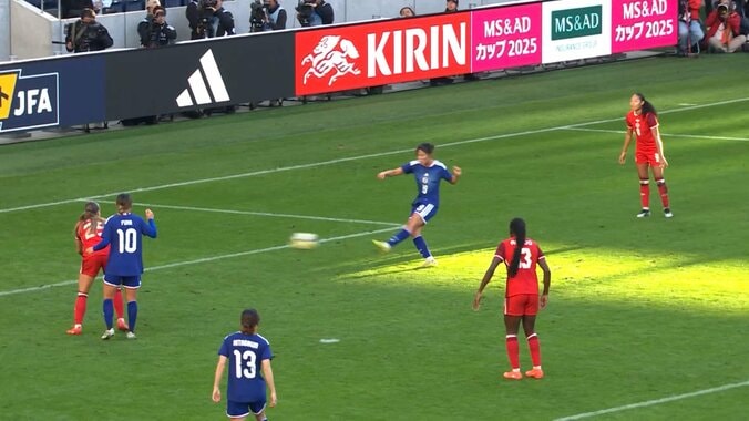 「突き刺したー！」なでしこ谷川萌々子の“パワフルショット先制点”にファン大興奮「別格に上手い」「まだ20歳なんか…」カナダ守備陣は唖然 3枚目