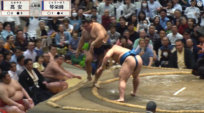 「伯乃富士の神回避w」「瞬間移動してる」熱戦直後、土俵下でカメラが捉えた“光景”に反響続々「抜群の反射神経よ」 3枚目
