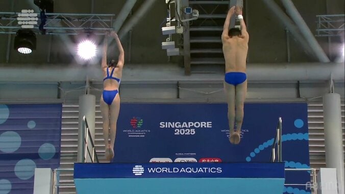 「あああ大きなミス！」いったい何が起きた？無敵中国がまさかの失敗！15歳女子の足が飛込台に接触し入水が大きく乱れた瞬間 5枚目