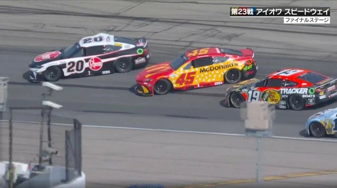 トヨタトヨタトヨタ…米レースで“3台全てトヨタの同士討ち”も「よく皆避けましたよね」放送席も唸った後続の“神回避” 4枚目