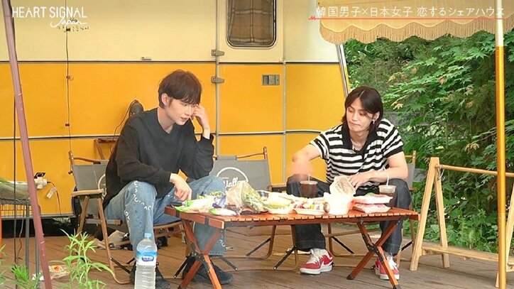 「割り込みに来た」ライバル男子2人が超険悪状態…バチバチすぎるグランピングに31歳モテ女子が困惑「どうしよう…」『HEART SIGNAL JAPAN』第6話