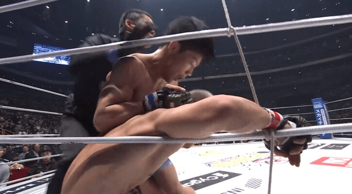 【写真・画像】【画像】ラウンドガール、あわや号泣の珍事　3枚目