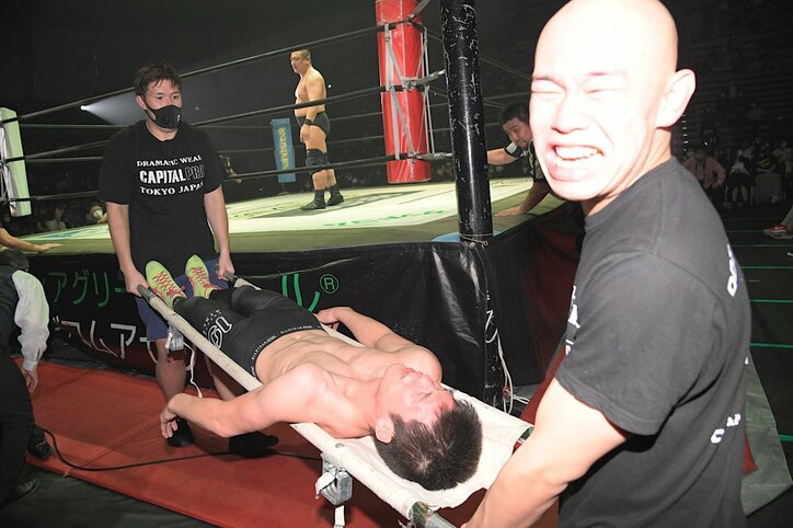 「インスタナンパ暴露」で失神…高木三四郎と青木真也が見せた“さらけ出すDDT”