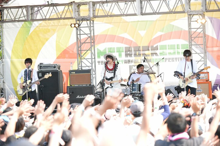 ゲスの極み乙女。、サカナ、THE BAWDIESらにオーディエンス歓喜 ライブ写真とセットリストを公開【メトロック2016 東京開催day1】