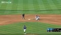 えっ？ 行っちゃうの…！？ 大谷翔平、暴走ランニング→まさかの奇跡　“新・切り込み隊長”が気迫の激走二塁打「タイミングアウトやんｗ」「マジで尊敬するわ…」