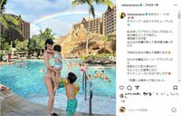 宮崎麗果、水着ショットで第4子のプールサイドデビューを報告 「憧れのfamily像そのもの」「スタイル良すぎ」と反響