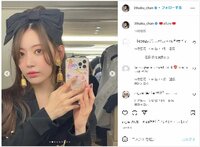 宮脇咲良のキュートなデカリボンショットに「リボンが一番似合う」「流石に可愛すぎる」と称賛