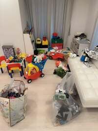 アレクサンダー『本当にオモチャだらけ、、、』