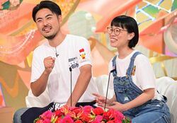 “生涯独身”を決意していた47歳女性、14歳下男性と出会いスピード婚「孫の顔を見せてあげるのは難しい」夫の両親に説明も