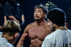 「この経験は大きな糧になる。まだまだ自分を信じたい」1Rで終わった秋山成勲の挑戦。それでも闘争心は衰えず