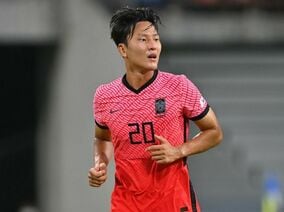 「闘志が行方不明だ」“競り合いを放棄”した韓国代表MFに母国メディアが辛辣批判！「日本に勝てるわけがない」