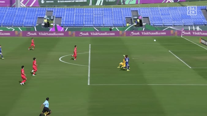 「そこ通すか！？」日本代表DF、韓国守備陣を切り裂く“30mキラーパス”に称賛続々「うますぎて笑う」決定機逸のFWには「決めてくれー」【U23アジアカップ】 5枚目