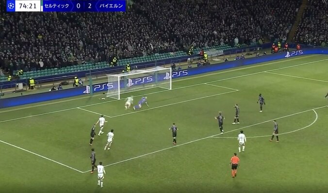 【写真・画像】エグすぎる… 前田大然、爆速“危険タックル”で伊藤洋輝を吹っ飛ばす！「容赦ない」「バチバチだな」 世界最高峰の舞台での“激烈マッチアップ”にファン大興奮　1枚目