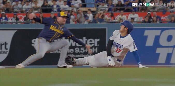 【写真・画像】ウソでしょ？ 大谷翔平の足で“まさかの光景”「行くんかい！」 相手捕手が“イライラ”→とんでもないスピードで爆速盗塁　1枚目