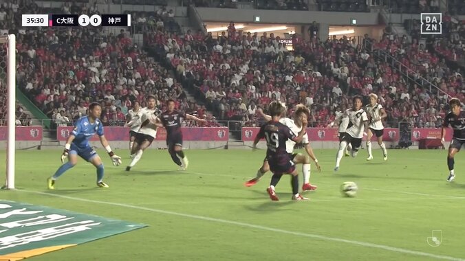 「香川はさすがにふかさない」香川真司、守備5人の隙間を射抜く“貫禄フィニッシュ”が話題「何度目かの全盛期」「円熟の極み」 3枚目