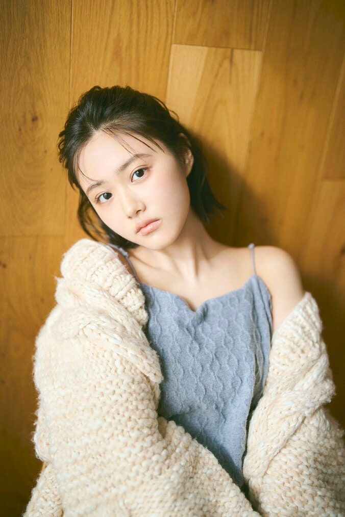 『あんぱん』など出演の若手実力派女優 原菜乃華の“日常”が撮影テーマ 2026年4月始まり卓上カレンダーが3月30日発売 2枚目