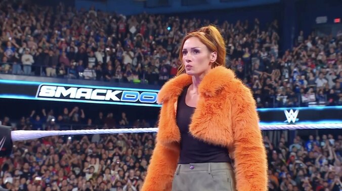 まさかのAJリー登場にベッキーは戦慄