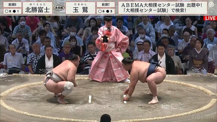 「まだまだ、合わせて！」大きく響く“激おこ”行司の厳しい声に館内の雰囲気もピリッ！