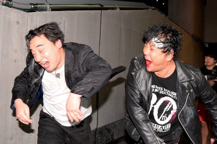 ジャンポケ斉藤に邪道の洗礼！ 強烈ビンタの末に「新宿の吉本で電流爆破じゃ」