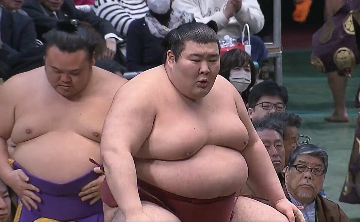 熱海富士、大量の懸賞を前に表情が“一変”「おっ」目を見開く 横綱・大