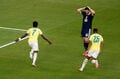 「これはダメ」「最悪の選択」ブラジル戦で闘莉王が喝! 開始早々ヴィニシウス得点の裏で…“あってはならないミス”にあ然