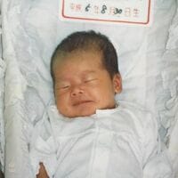 ガンバレルーヤまひる、“新生児ショット”を公開「サイコーに可愛い」「お茶目なまひる大好き」の声