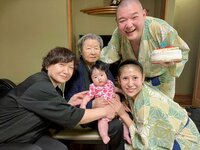 内山琴『ひぃばぁばおめでとう！！！』