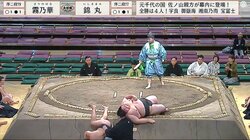 体重2倍差対決、19歳力士が「転落しながら投げ勝つ」土俵際の衝撃決着 執念に館内どよめき