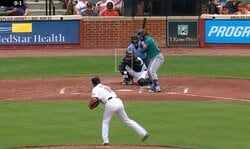 何が起きた…？ 菅野智之、鬼制球で“異変”「これは打てない」打者が動けなくなる→手が出ない“見逃し三振”「さすがベテラン」