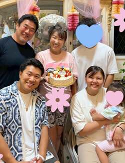 北斗晶、58歳誕生日パーティーでの家族ショット公開「私は幸せ者だ!!」