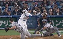 あれっ…？ 大谷翔平に一体、何が起きたのか…！？ スイングの瞬間に急激変化… エグすぎる“魔球”にファン震撼「すごい落差だな」「タチ悪いな…」
