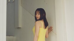 『桜井日奈子2026カレンダーブック』 鍛え上げたヒップが美しい“見返り美人”な先行カット公開