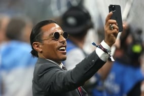 FIFA、W杯決勝後にトロフィーと写真撮影した“ソルト・ベイ”を調査…規則違反で処分か