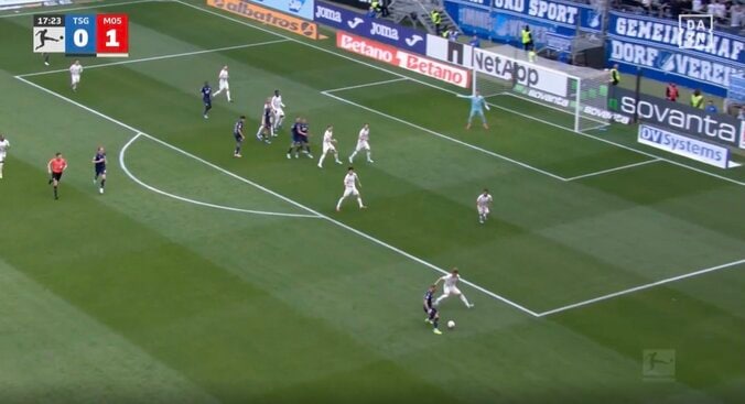 ウソでしょ…！？ 佐野海舟、目を疑う“衝撃の7秒間”「めっちゃ強いな」「これはヤバい」爆速プレスでマンツーマン勝負→チェコ代表を“完封”「逃げられないw」 3枚目