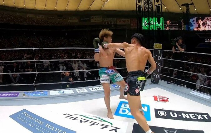 マットに転がるウザ強