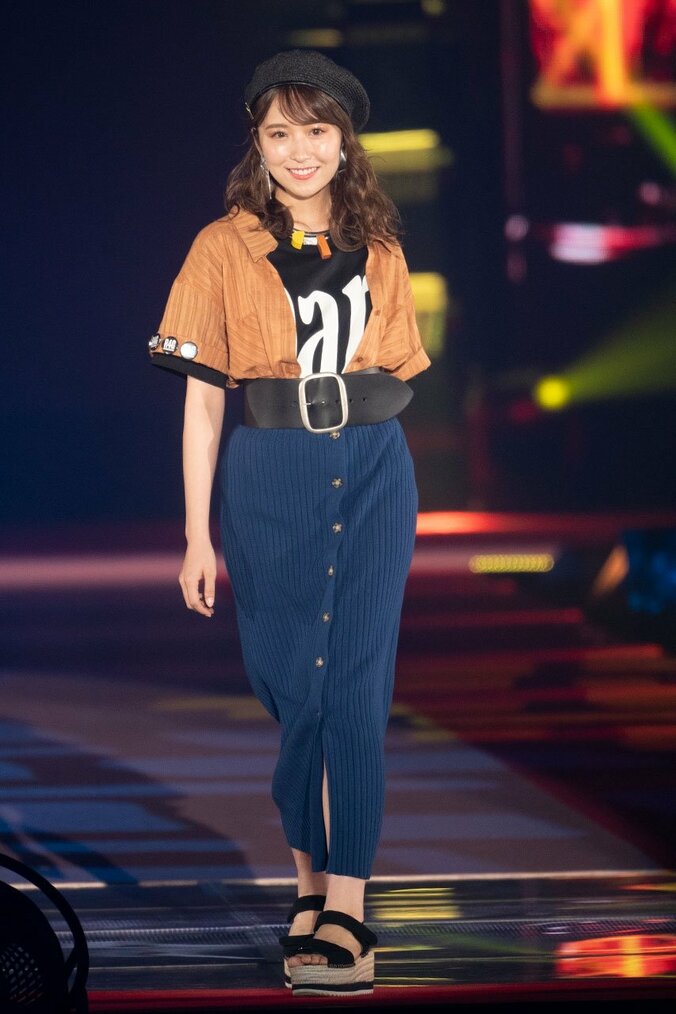 齋藤飛鳥が麦わら帽子を投げ込む！ 乃木坂46「ガルアワ」ランウェイに大声援 16枚目