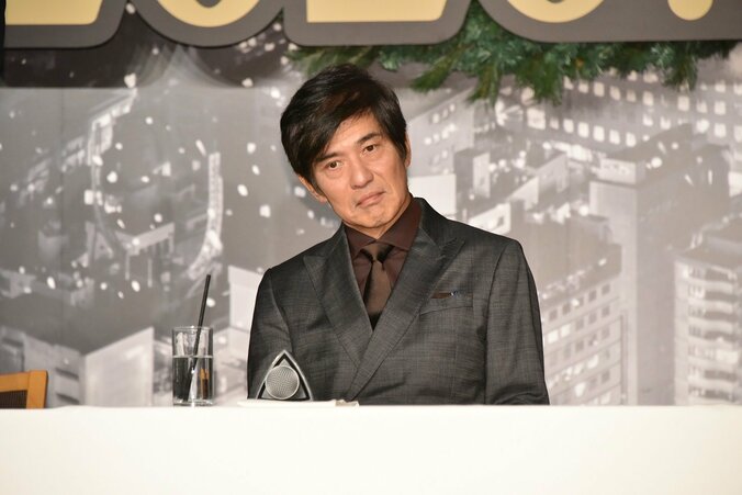 中村倫也、佐藤浩市のクリスマス&誕生日プレゼントに「ラブです」 4枚目