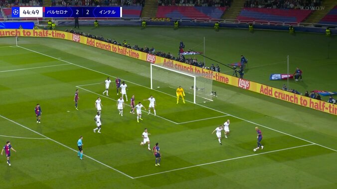 「異次元過ぎる」「まじでバケモン」17歳ヤマルの超人的足技が話題沸騰「ネイマールやん」スタジアムがどよめく足裏ロール＆バックステップ 4枚目