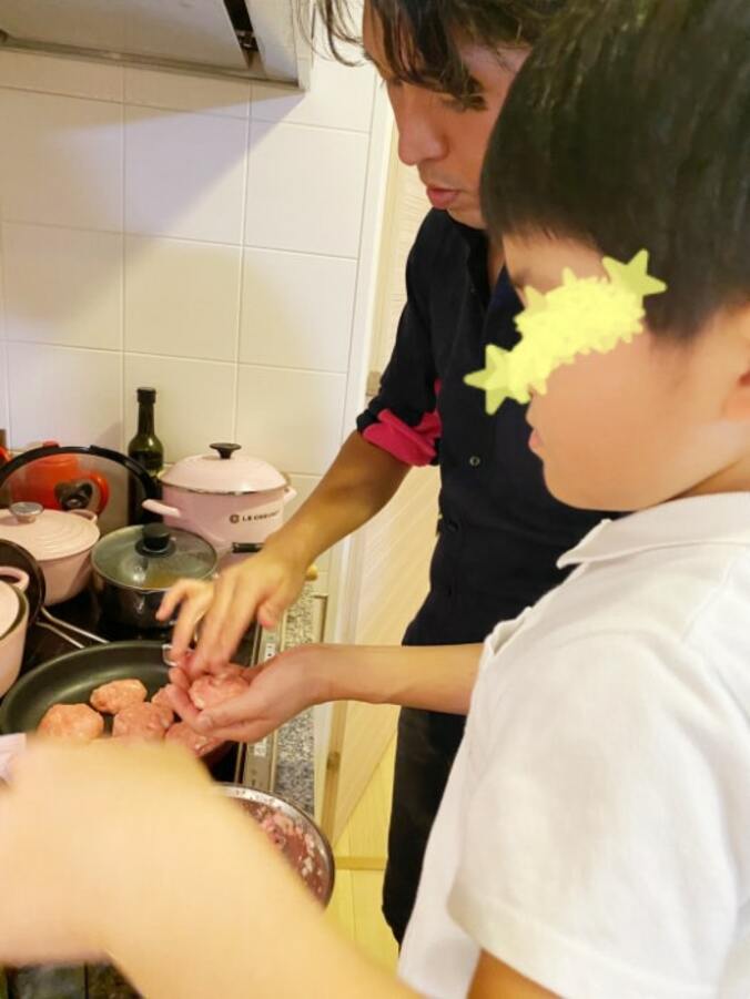  宮崎謙介、一緒に料理をした息子の思わぬリアクション「僕はきれい好きだから」  1枚目