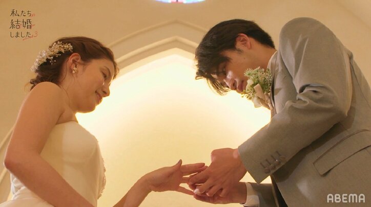 川島海荷、ウェディングドレス姿で中田圭祐と“結婚式”、指輪も交換『私たち結婚しました3』第1話