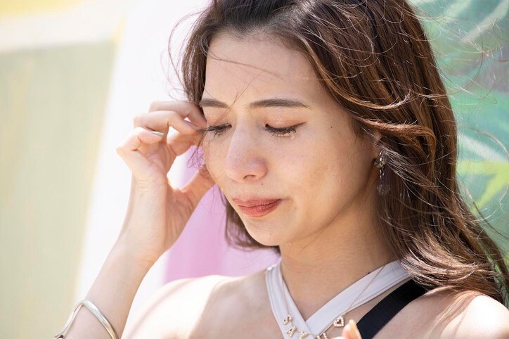 一昨日の夜は抱きしめ合って愛を誓ったのに…男の心変わりに涙する女『シャッフルアイランド Season2』