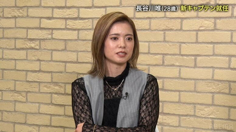 「ロナウジーニョかよ」「真の天才」長谷川唯、“魔法のループ弾”を2025年ベストプレーに選出！自己評価「30点」の理由は？