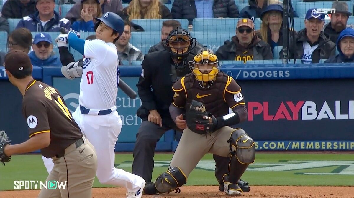 大谷翔平、ダルビッシュの「エグいカット」に空振り三振 「こりゃ打て