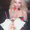 加藤紗里、30歳の誕生日にサプライズバースデーショット披露「みんな大好き!」